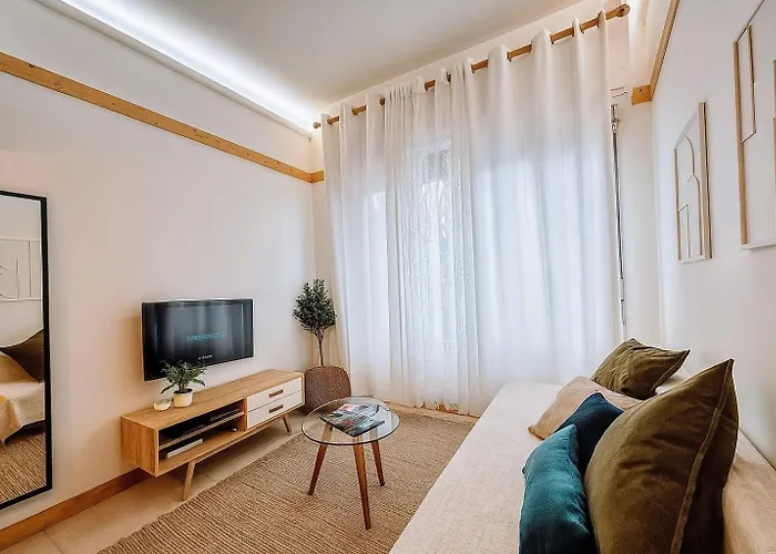Paradis Cotier 6 Couchages * アンティーブ